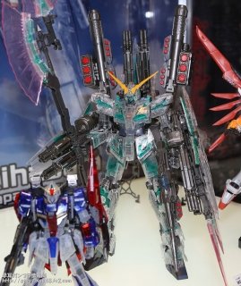 EXPO限定フルアーマーユニコーンガンダム （メカニカルクリアVer）