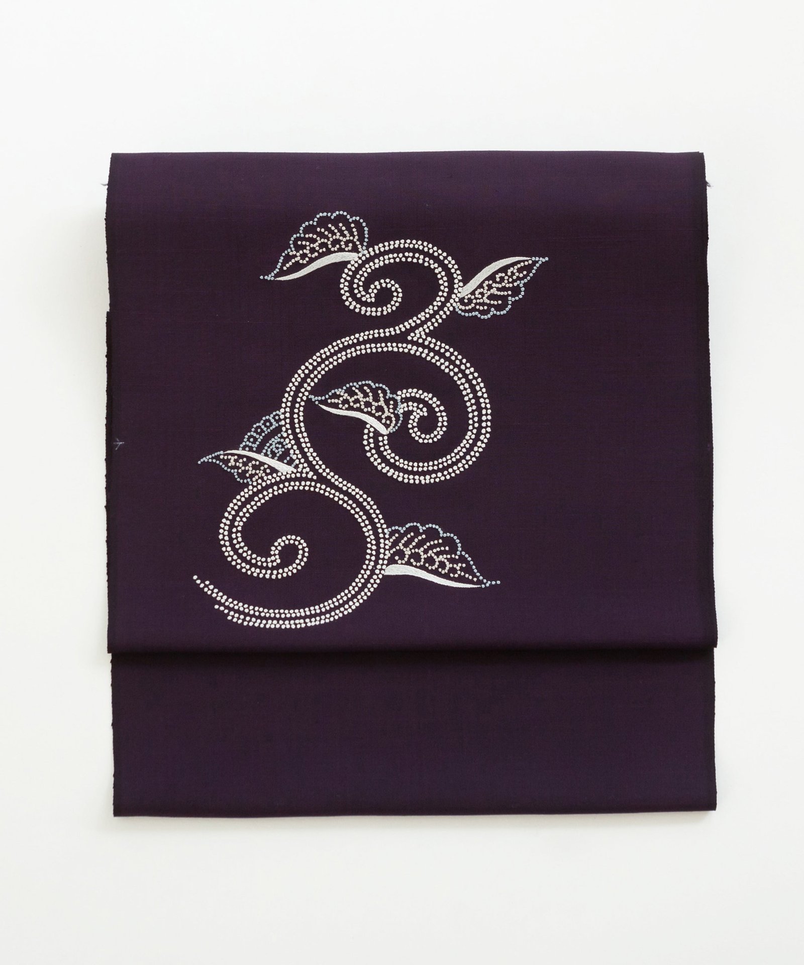 相良刺繍 九寸名古屋帯「つの唐草」 – きものすぎをECサイト
